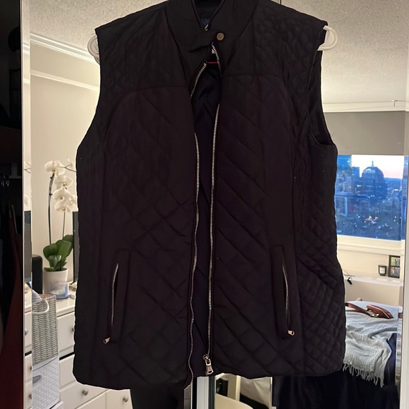 Very cute, preppy navy blue vest! - Picture 1 of 3